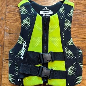 Stearns Youth Swim Vest - Black and Neon Green